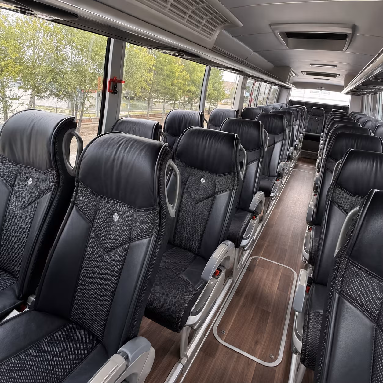 charter bus shuttle service to detroit metro airport dtw from plymouth