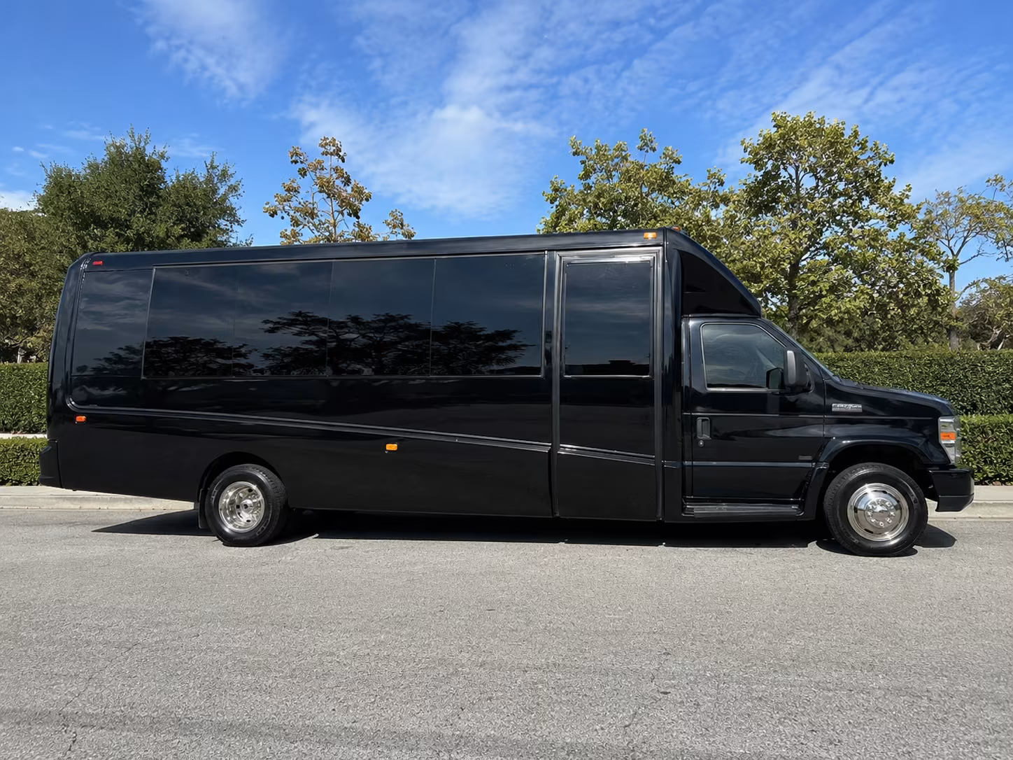 minibus rentals for smaller plymouth prom groups and pre prom dinners
